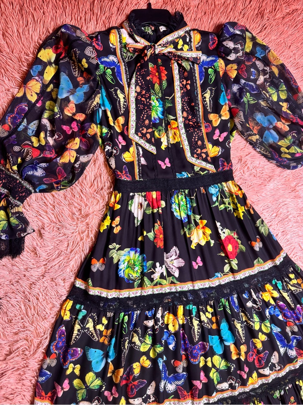 Alice + Olivia Camreigh Printed Blouson Sleeve Maxi Dress. Size 8 - Picture 10 of 17